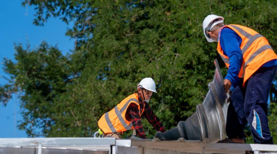 Professional residential roofers in Arlington, IA